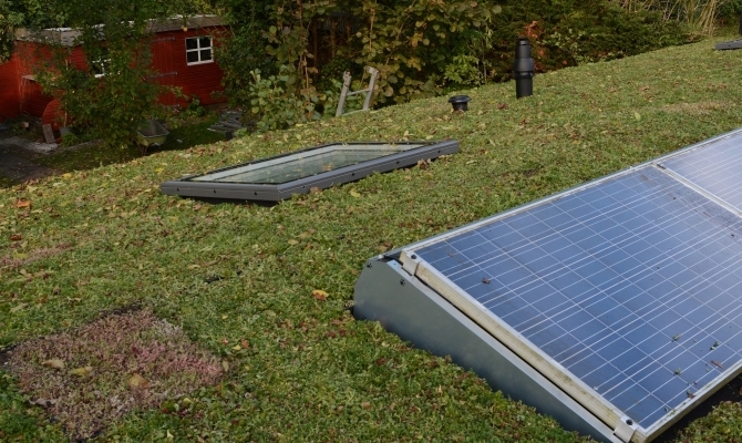 het sedumdak met zonnepanelen